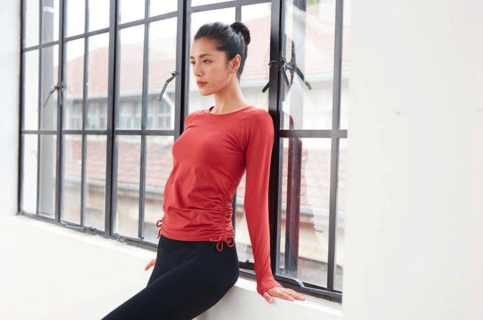 Seamless Full-Sleeve Yoga Top